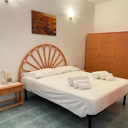 Casa Vacanze Satta 펜션 *